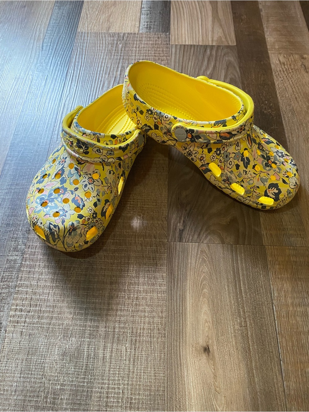 CROCS Women's Yellow Floral Slip-On Clogs